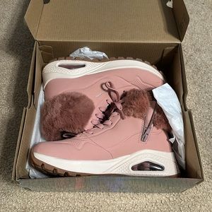 Sketchers Street Los Angeles Winter Boots!!